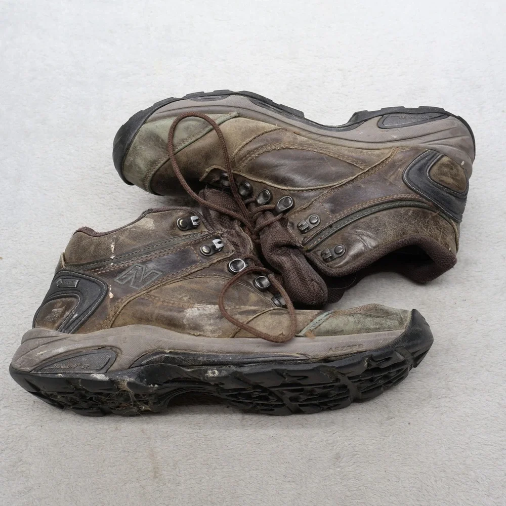 New Balance Men 10.5 Hiking Boots Brown Leather Waterproof Gore-Tex Trail Rugged